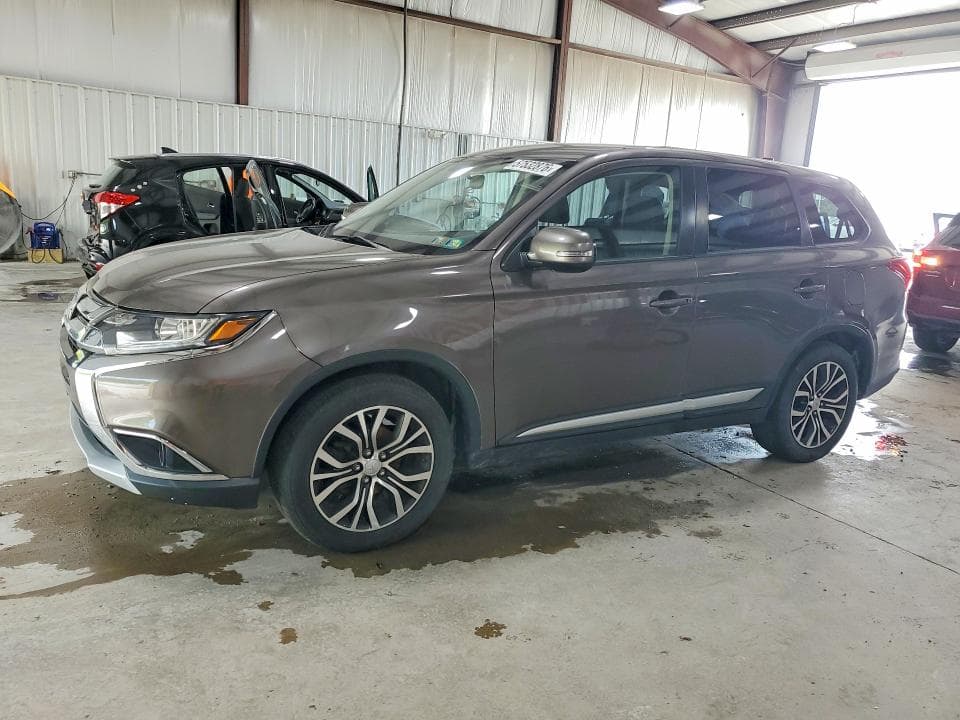 2017 MITSUBISHI OUTLANDER SE - 1