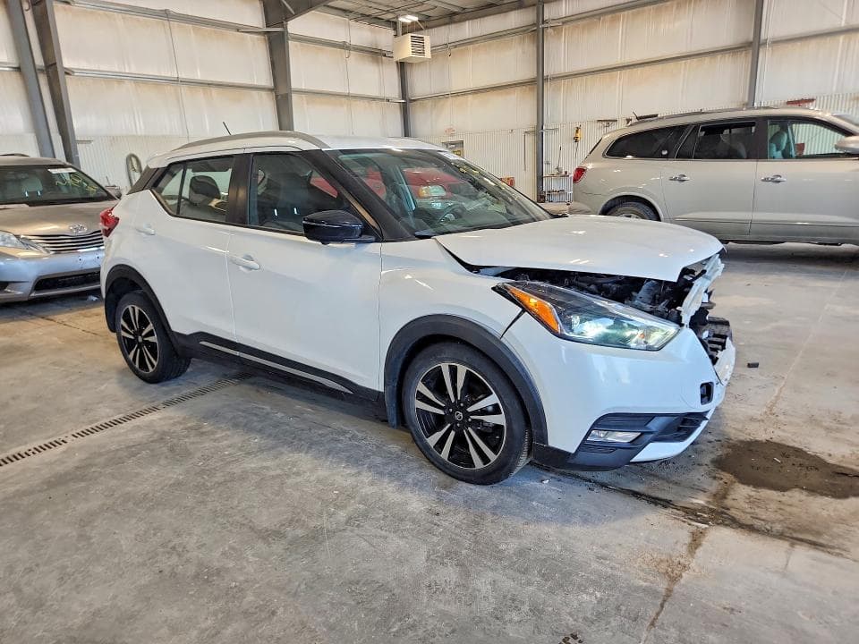 2018 NISSAN KICKS SR 4