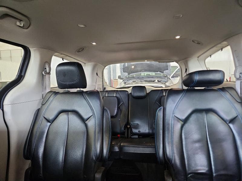 2021 CHRYSLER PACIFICA TOURING L 10