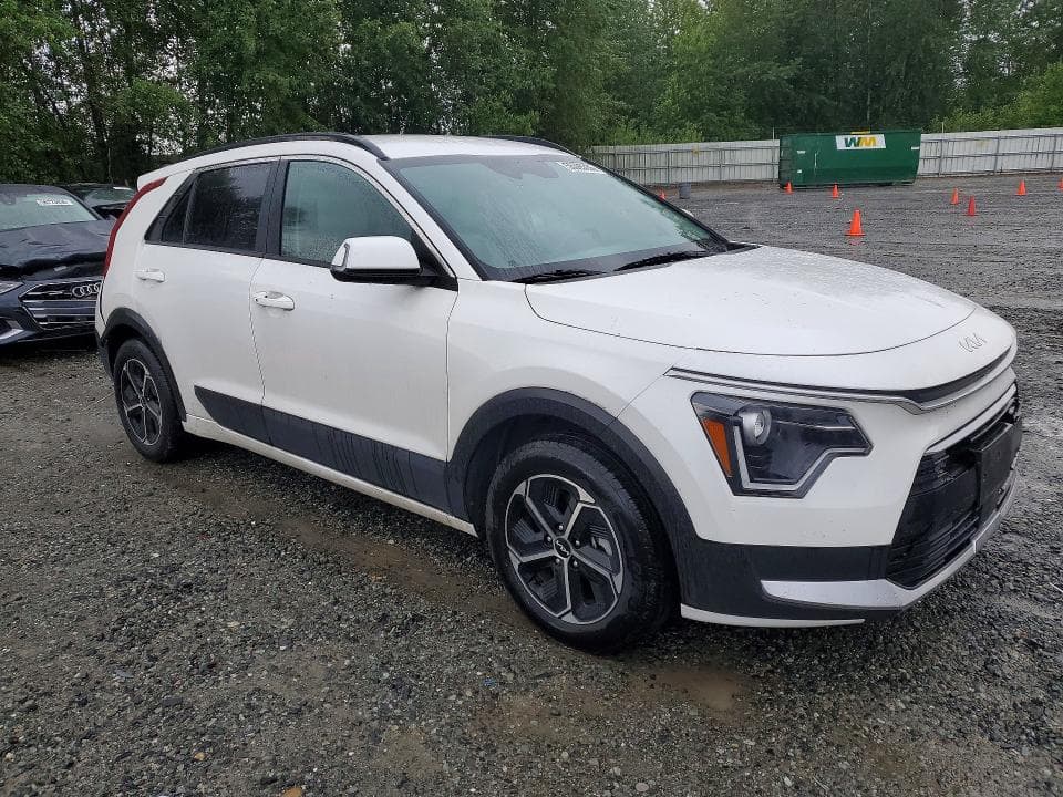 2023 KIA NIRO EX 4