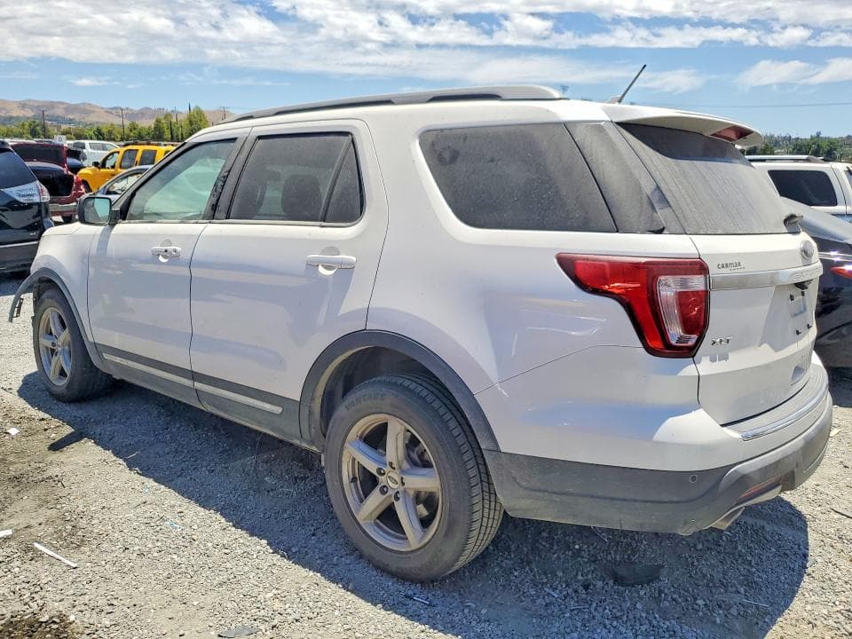 2018 FORD EXPLORER XLT 2