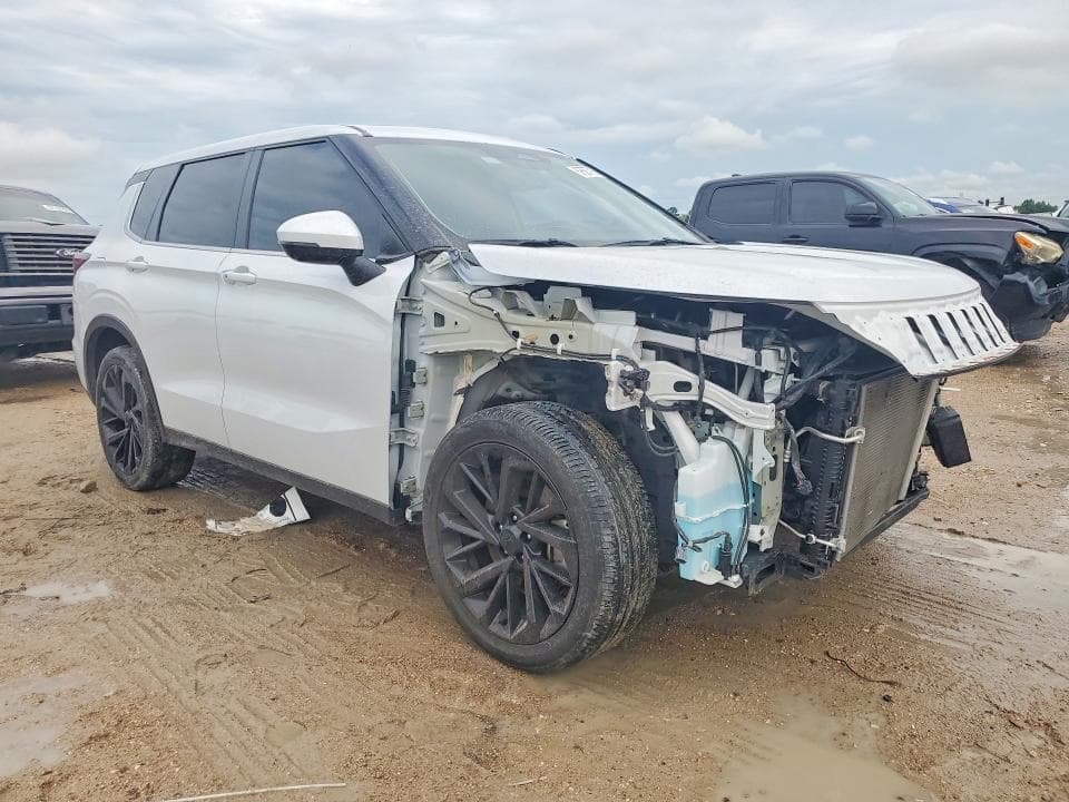 2024 MITSUBISHI OUTLANDER SE 4