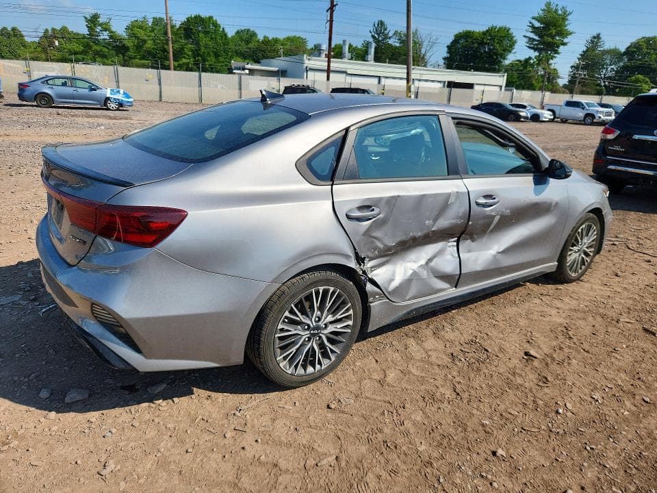 2023 KIA FORTE GT LINE 3