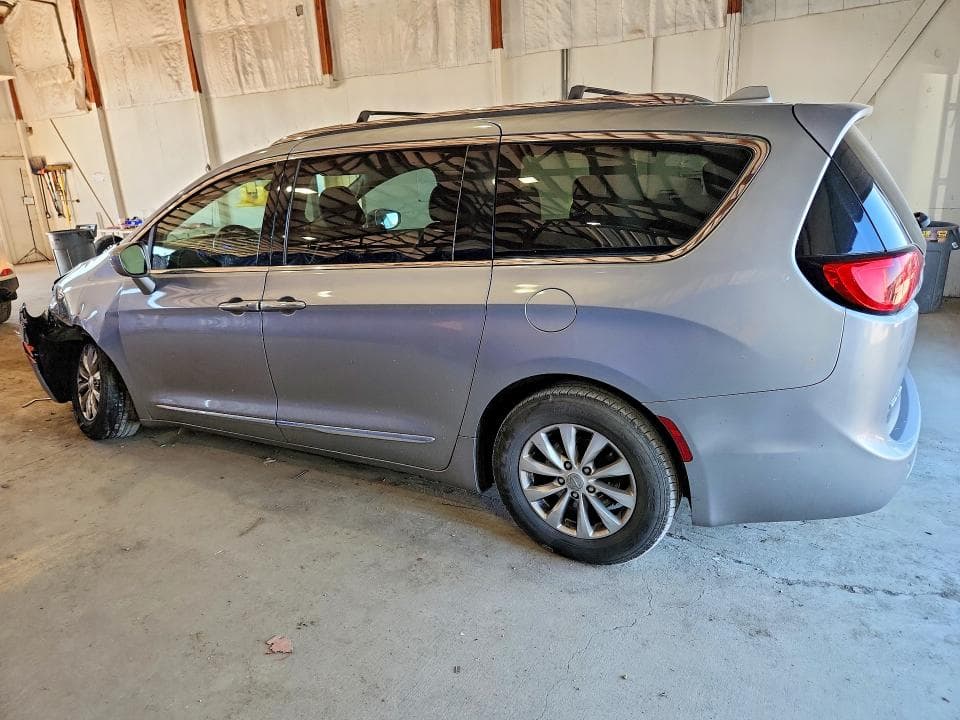 2018 CHRYSLER PACIFICA TOURING L 2