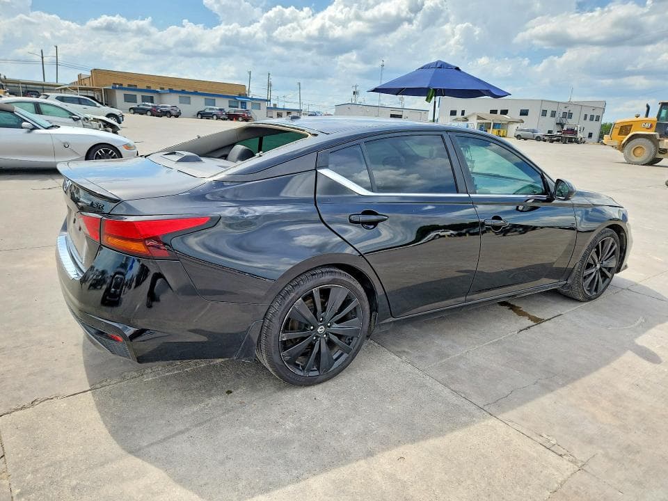 2022 NISSAN ALTIMA SR 3