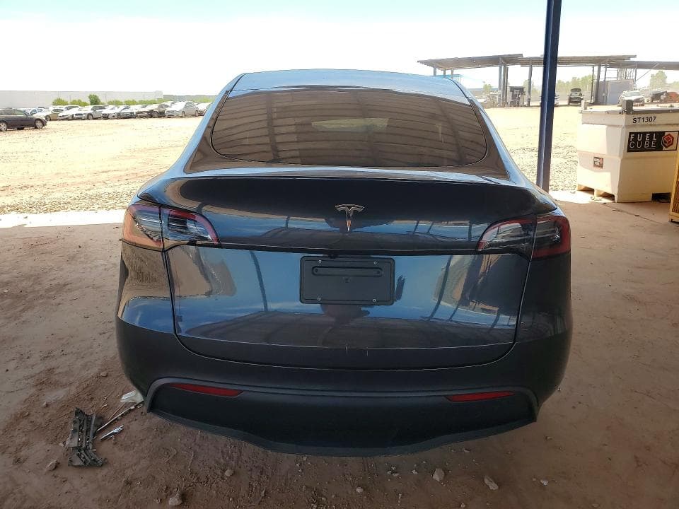 2025 TESLA MODEL Y 6