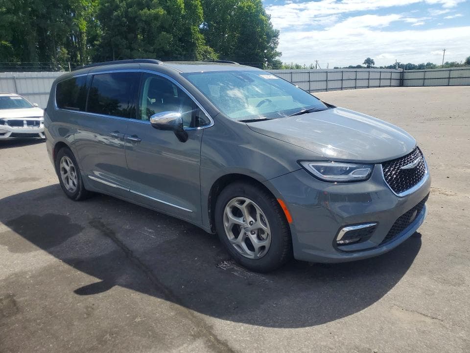 2023 CHRYSLER PACIFICA LIMITED 4