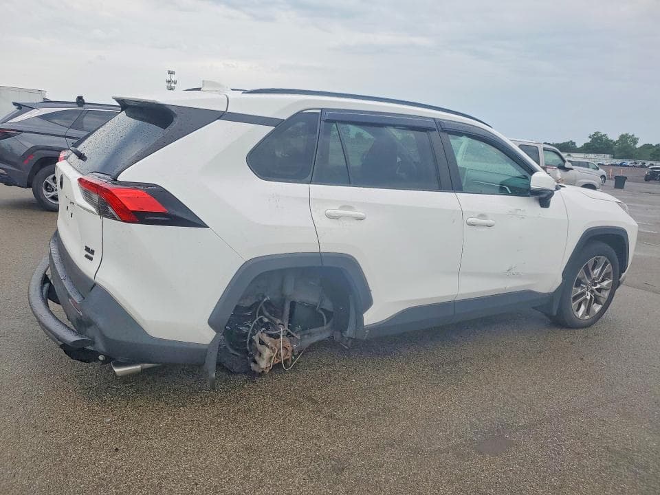 2019 TOYOTA RAV4 XLE PREMIUM 3