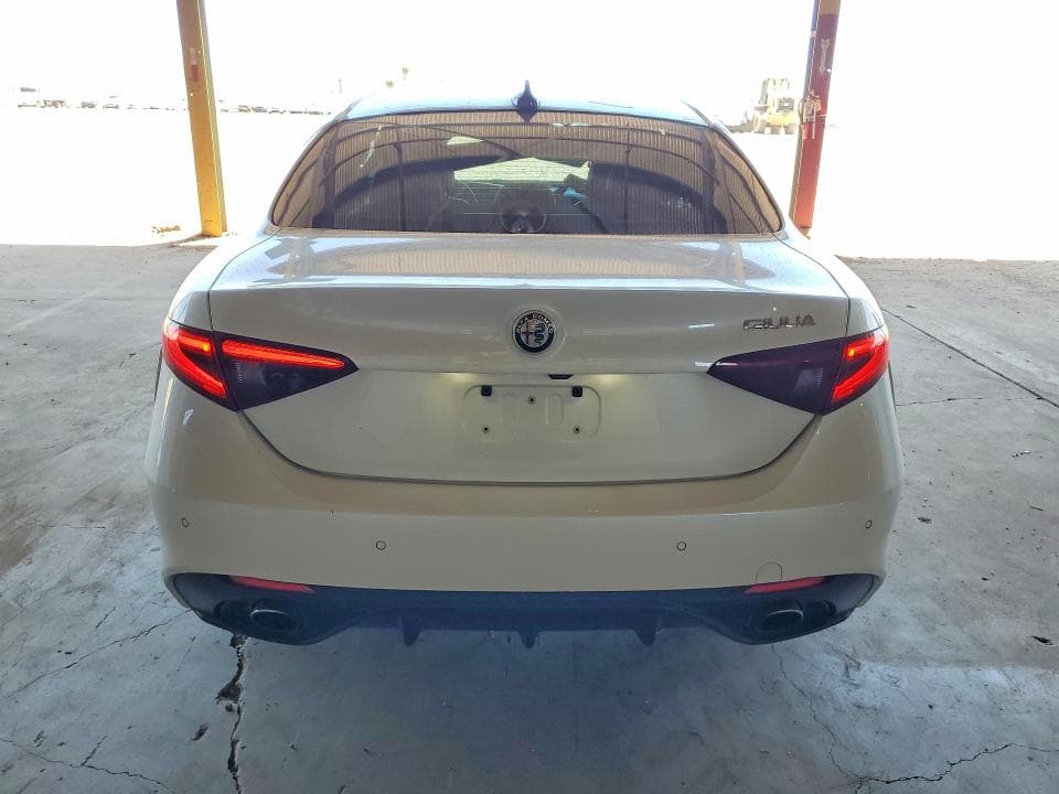 2017 ALFA ROMEO GIULIA TI 6
