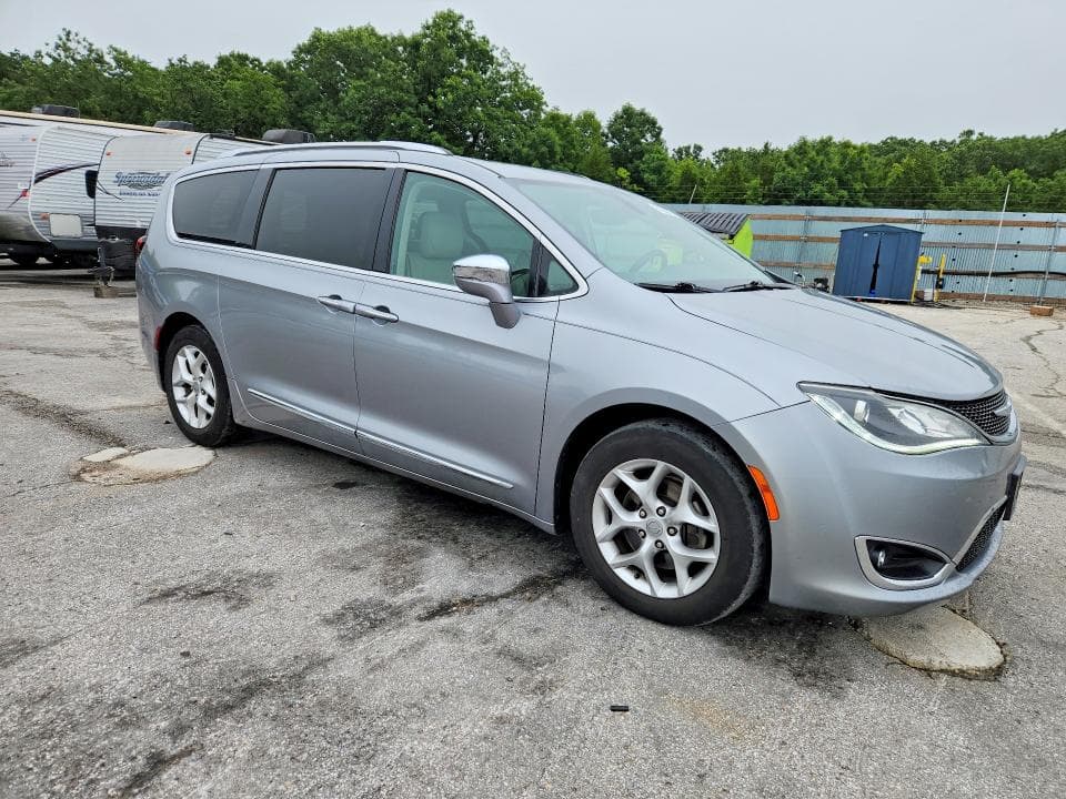 2020 CHRYSLER PACIFICA LIMITED 4