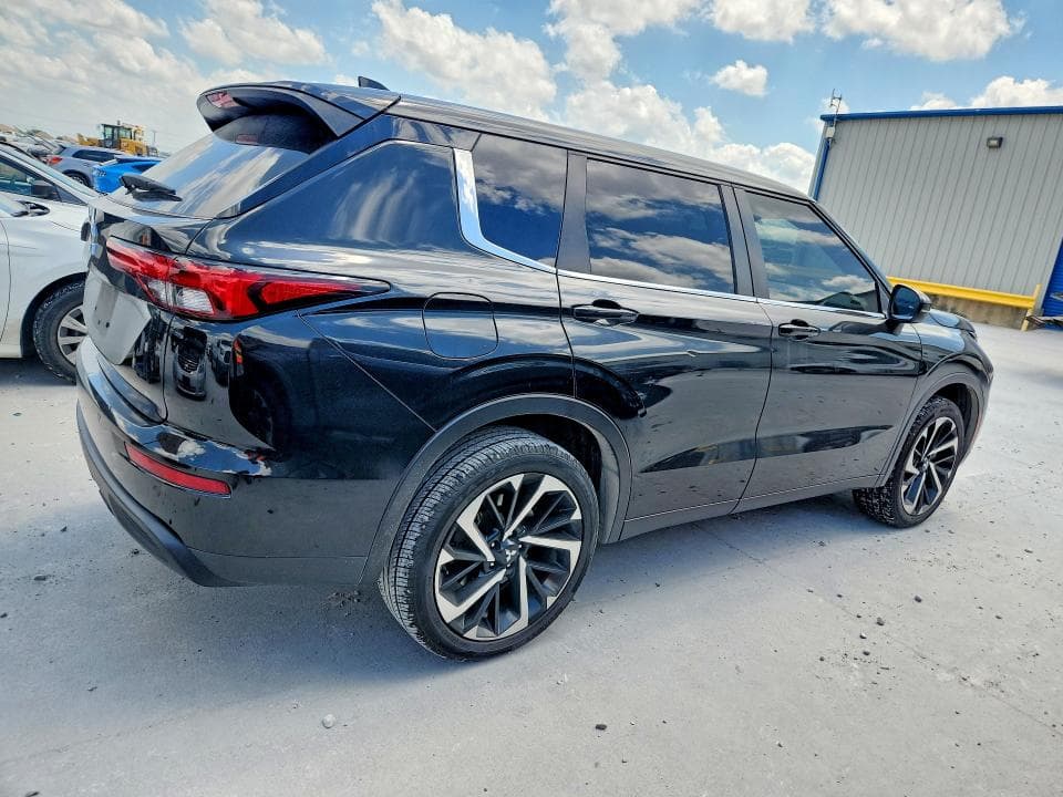2022 MITSUBISHI OUTLANDER ES 3