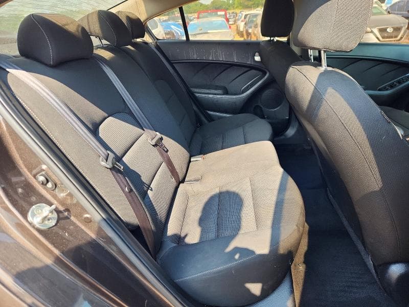 2017 KIA FORTE LX 10