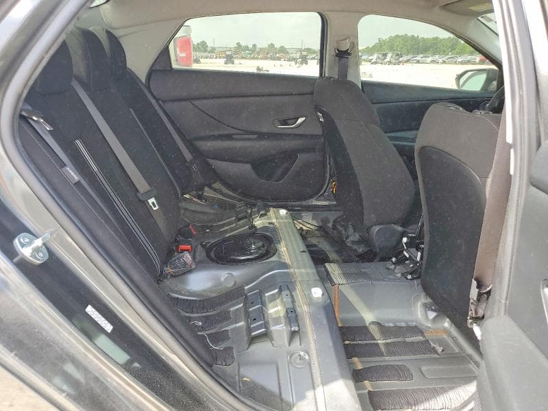 2024 HYUNDAI ELANTRA SEL 10