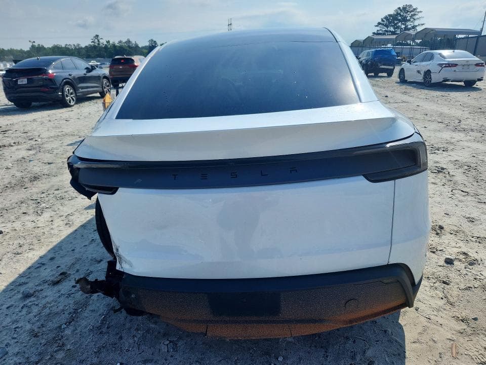2026 TESLA Y 6