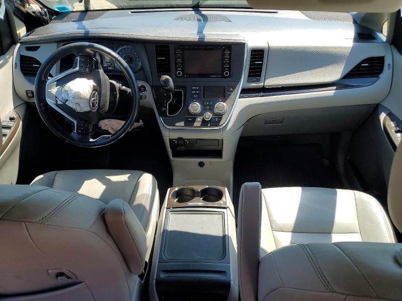 2019 TOYOTA SIENNA XLE 8-PASSENGER 8