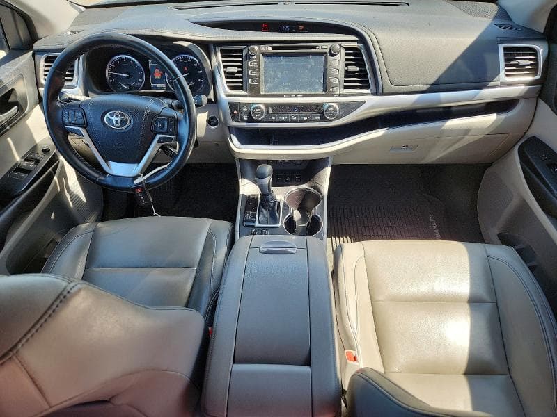 2018 TOYOTA HIGHLANDER XLE 8