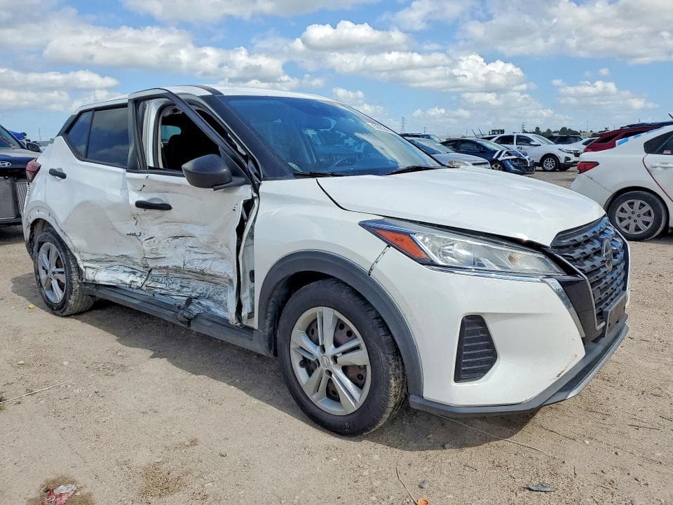 2021 NISSAN KICKS S 4