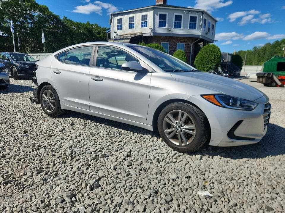 2018 HYUNDAI ELANTRA SEL 4