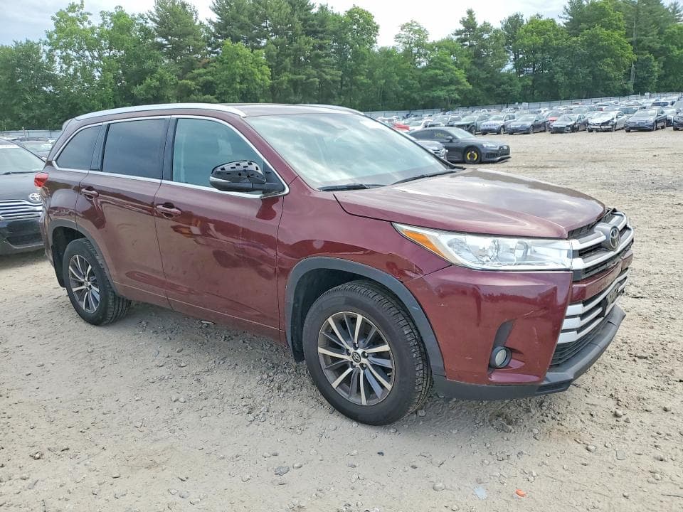 2017 TOYOTA HIGHLANDER XLE 4