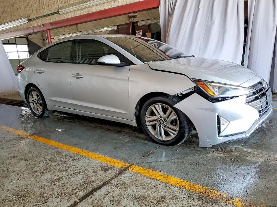 2020 HYUNDAI ELANTRA SEL 4