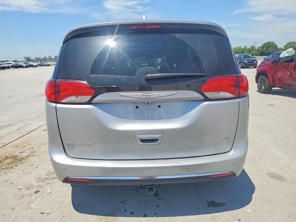 2017 CHRYSLER PACIFICA LIMITED 6