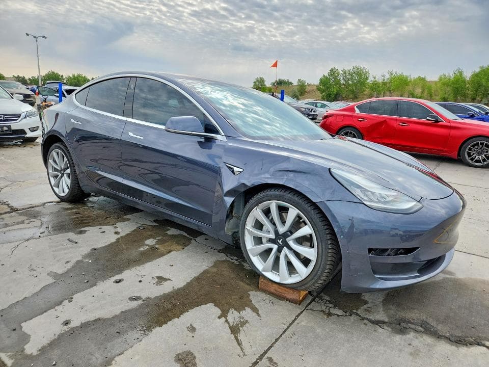 2018 TESLA MODEL 3 4