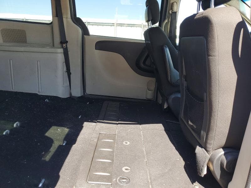 2020 DODGE GRAND CARAVAN SE 11