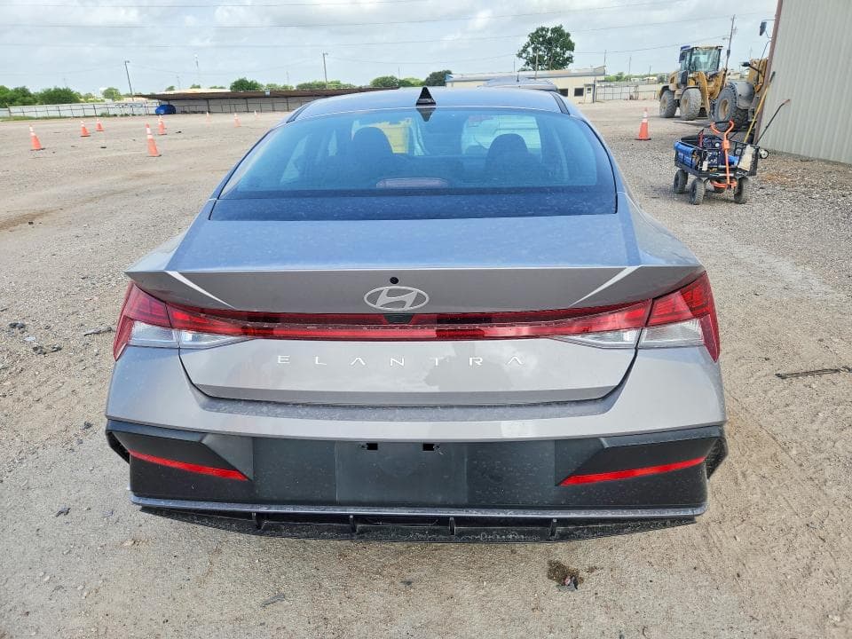 2025 HYUNDAI ELANTRA SEL 6
