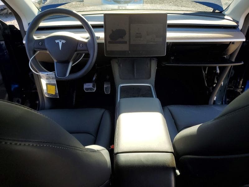 2023 TESLA MODEL Y 8