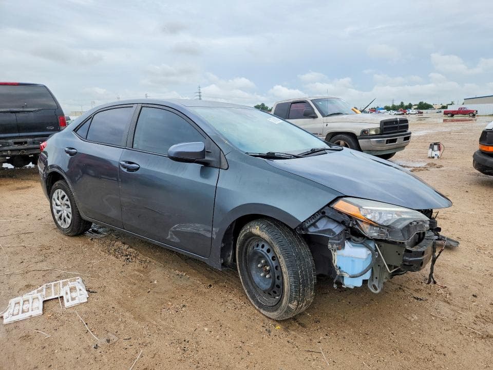 2017 TOYOTA COROLLA LE 4
