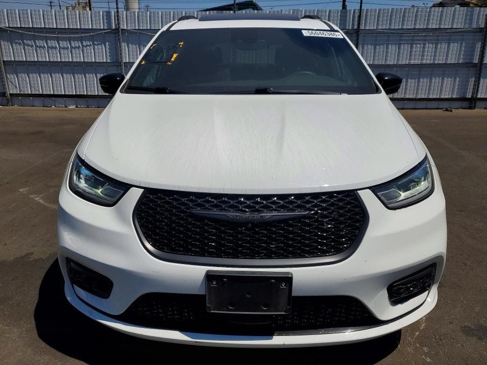 2023 CHRYSLER PACIFICA LIMITED 5