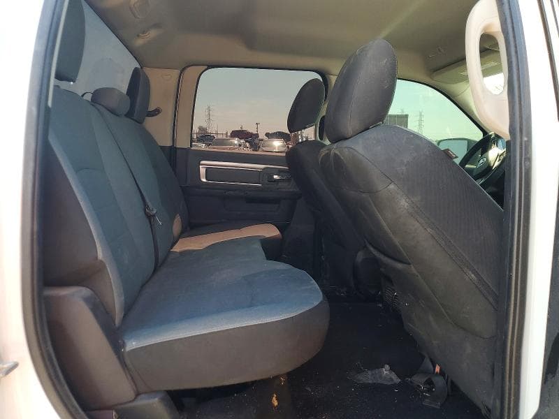2022 RAM 1500 CLASSIC SLT 10