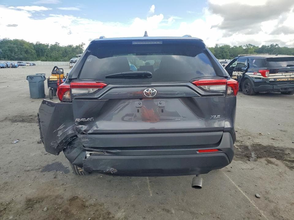 2023 TOYOTA RAV4 XLE 6