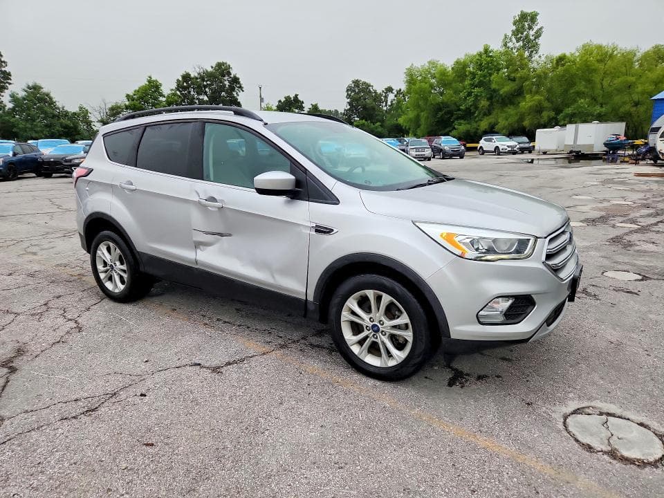 2017 FORD ESCAPE SE 4