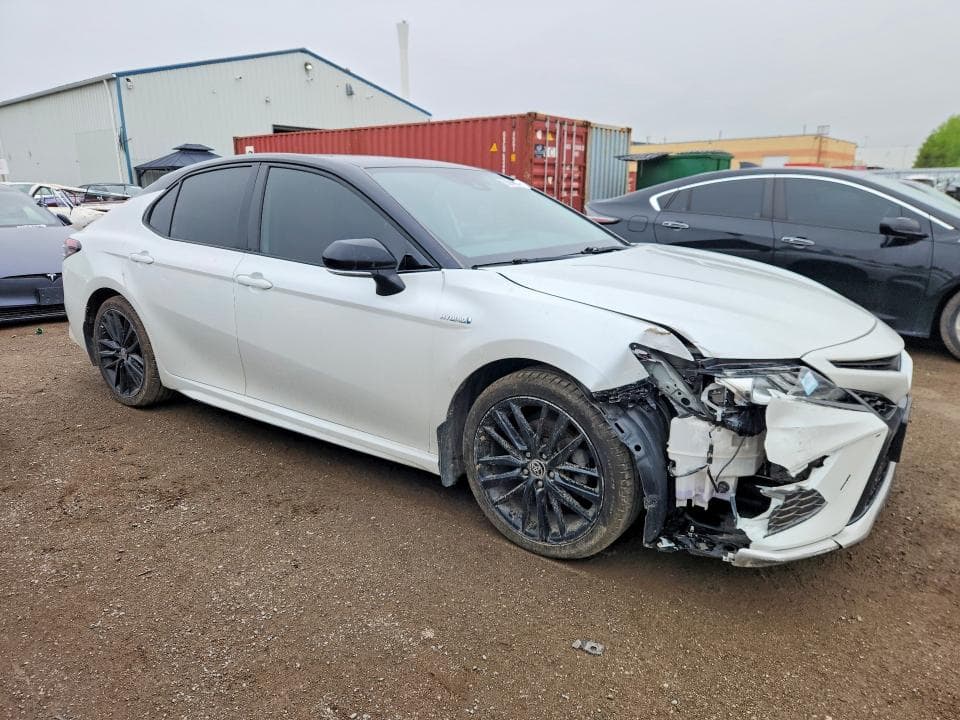 2021 TOYOTA CAMRY XSE 4