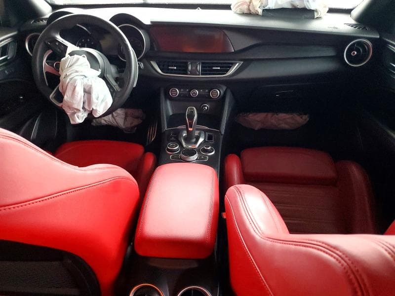 2022 ALFA ROMEO STELVIO 8