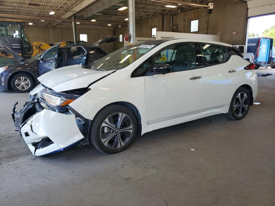 2022 NISSAN LEAF