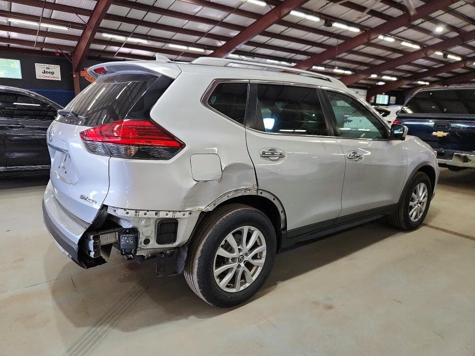 2017 NISSAN ROGUE SV 3