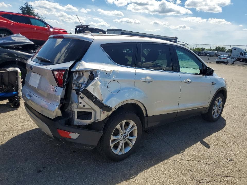 2019 FORD ESCAPE SE 3