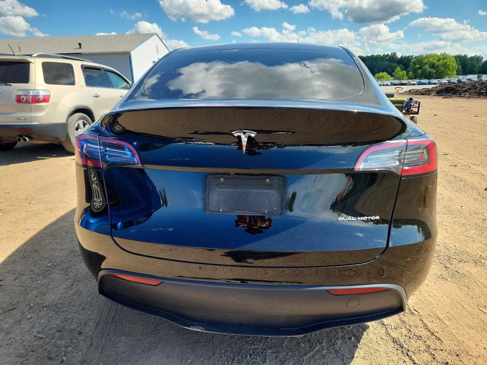 2023 TESLA MODEL Y 6