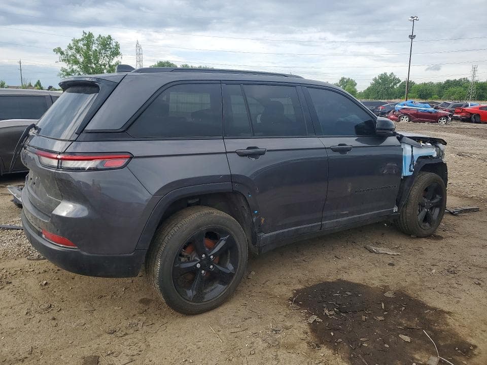 2024 JEEP GRAND CHEROKEE LAREDO 3