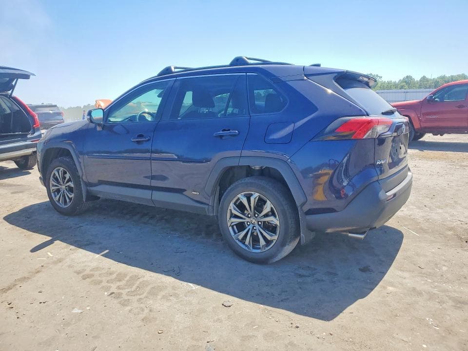 2022 TOYOTA RAV4 XLE PREMIUM 2