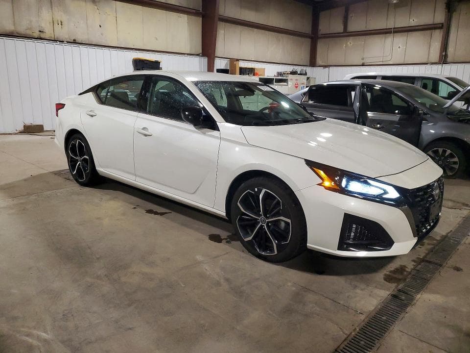 2024 NISSAN ALTIMA SR 4