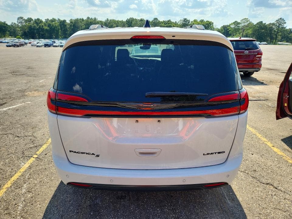 2024 CHRYSLER PACIFICA LIMITED 6