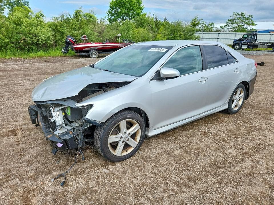 2014 TOYOTA CAMRY