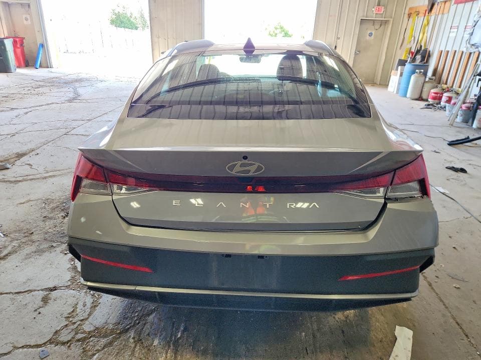 2025 HYUNDAI ELANTRA SE 6