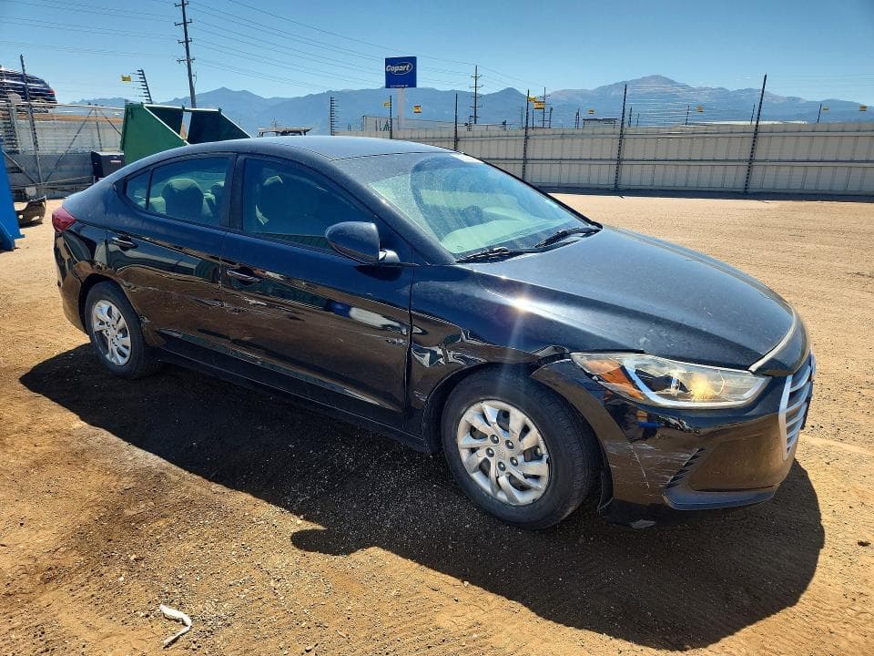 2018 HYUNDAI ELANTRA SE 4