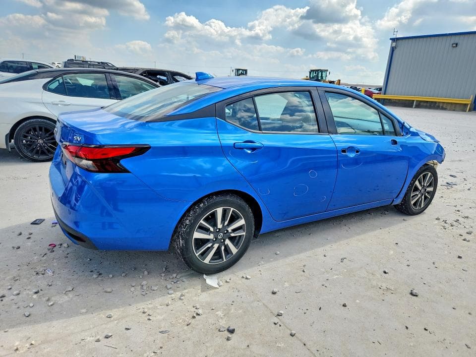 2020 NISSAN VERSA SV 3