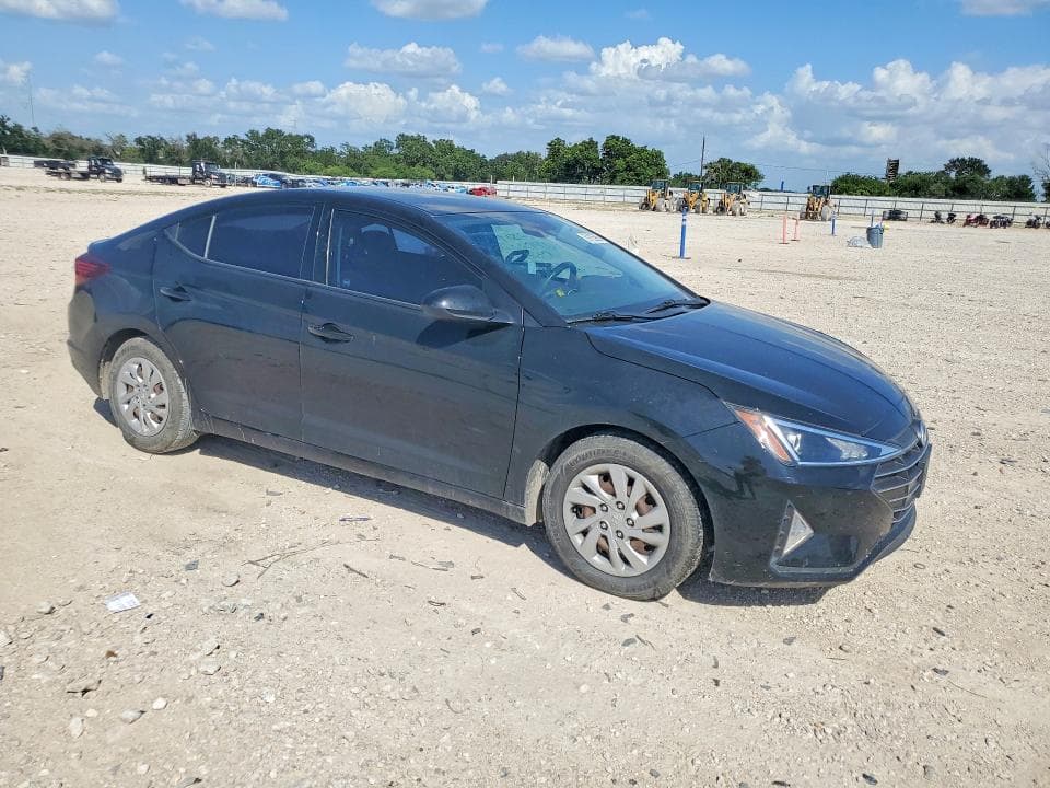 2020 HYUNDAI ELANTRA SE 4