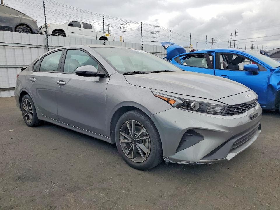 2023 KIA FORTE LXS 4